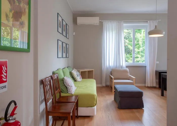 Luxury - Sambuco 5 * Milan