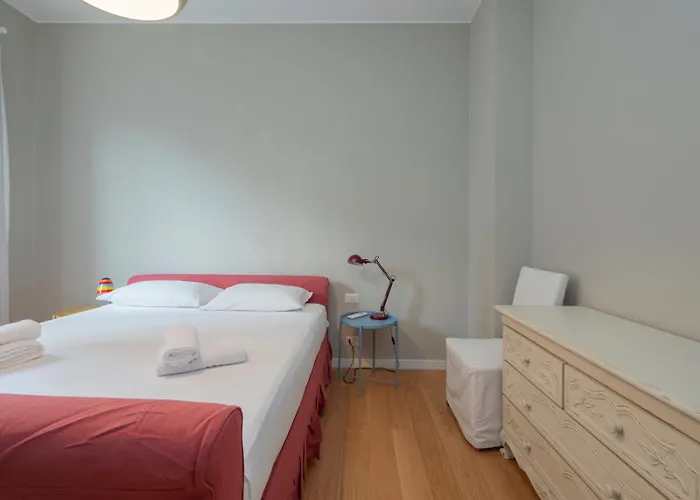 Luxury - Sambuco 5 * Milan